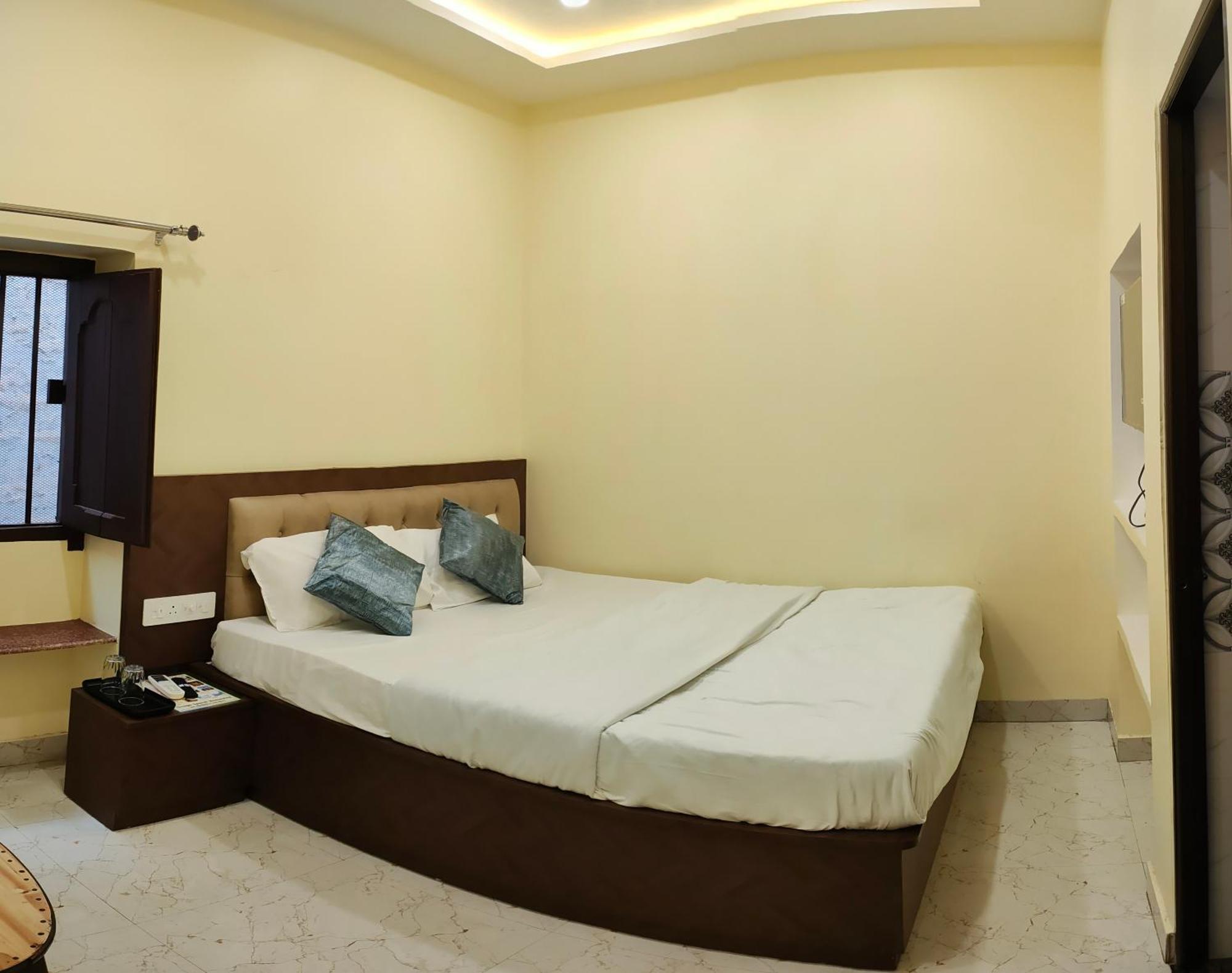 Ganga Sparsh Hotell Varanasi Eksteriør bilde